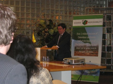 Presentación del vicepresidente Santos en La Haya
